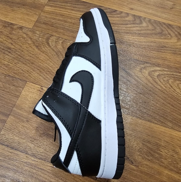 Nike Panda Dunks - Picture 9 of 10